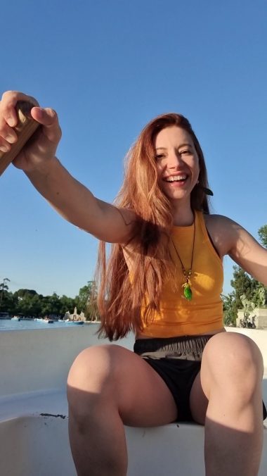 https://www.monicachacin.com/wp-content/uploads/2022/06/remando-a-favor-de-la-corriente-monica-chacin-serendipia-de-suenos-e1654114618409.jpg