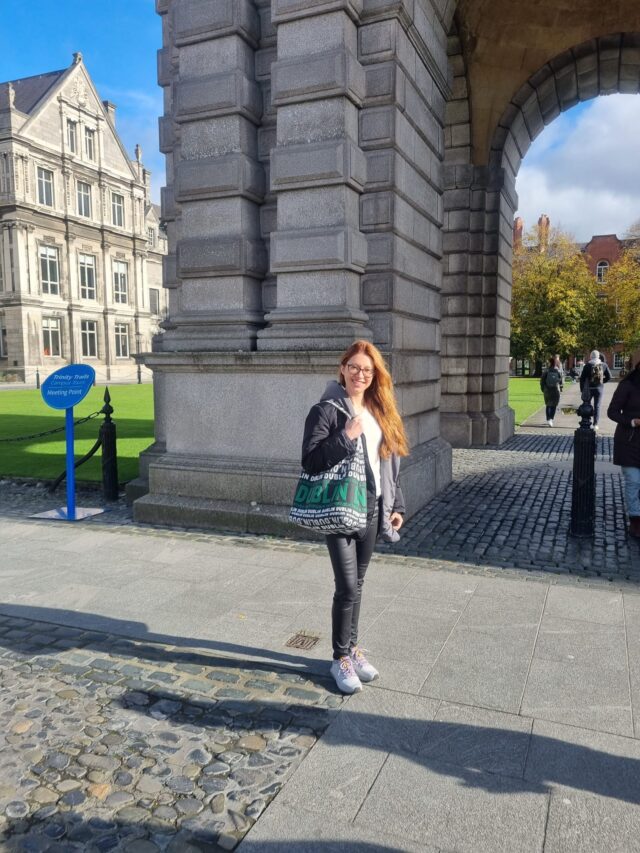 Mónica Chacín copywriter en Trinity College Dublin Irlanda